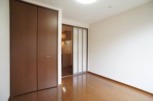 レジデンス　クリスタニア 202号-4