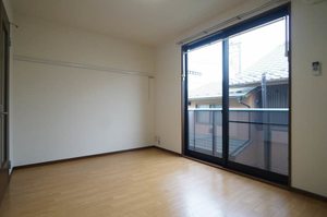 グリューナーラウム 202号-2