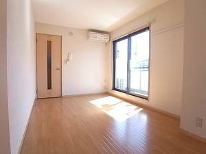 クレール三軒茶屋南 202号-2