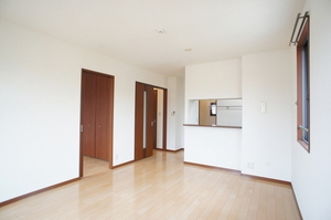 シャーメゾンD・T・M B 202号-2