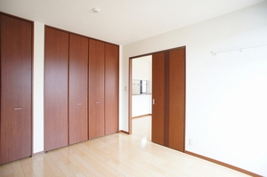 シャーメゾンD・T・M B 202号-5