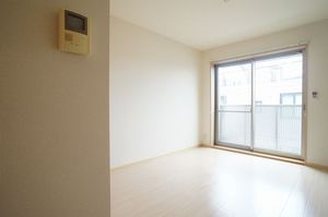 サンライズ・スリー 303号-2