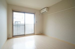 サンライズ・スリー 303号-3