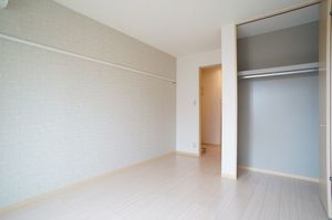 サンライズ・スリー 303号-7