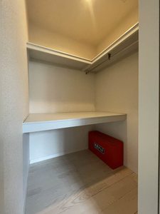 エタニティコート赤坂氷川町 301号-4