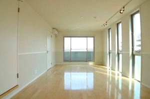 グリーンアベニューⅢ 301号-2