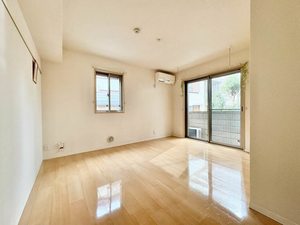 ウィスタリア５６７ 102号-3