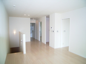 クレール高倉 201号-3