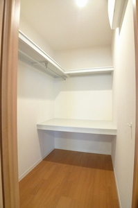 Crest Court 202号-7
