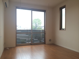 シャーメゾン楓 201号-2