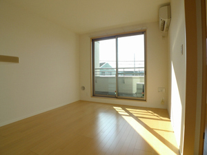 ヴィラ　フロイント 203号-2