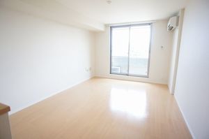 シュロス小竹 201号-2