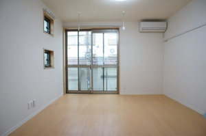 マ　メゾン 201号-2