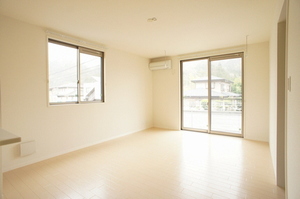 プレジール古川渡 102号-3