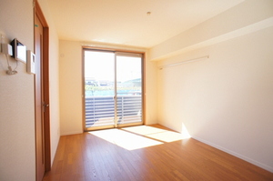 SHMヴェルフィーユⅢ 202号-3