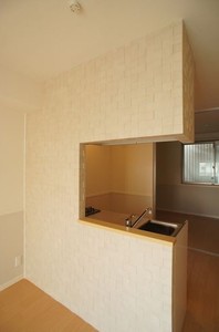 シャーメゾン　コルヌイエ 202号-3