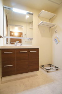 ヴォーヌング平町１ 103号-8