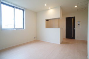 ヴォーヌング平町1 302号-4