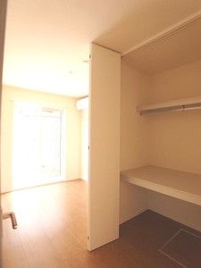 Laurier East 101号-7