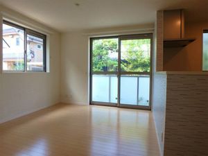 メゾン デ リラ 102号-4