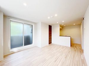 イーズ若松町 201号-2