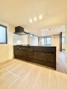 レオナグレイス 102号-2