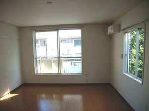 リヴェ－ルハイツ 202号-3