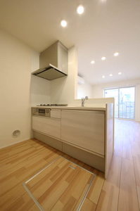 Wing Court 赤塚新町 103号-3