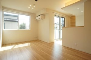 クレスティーク 203号-2