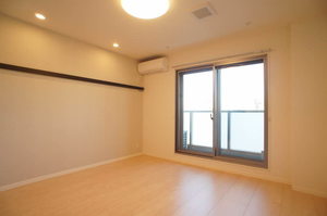 ヴィラ・コート 303号-3