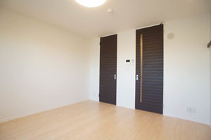 ヴィラ・コート 303号-5