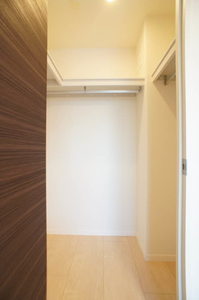 ヴィラ・コート 303号-6