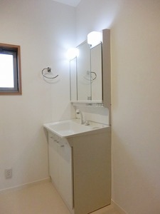 メゾン・ド・リンネル 201号-8