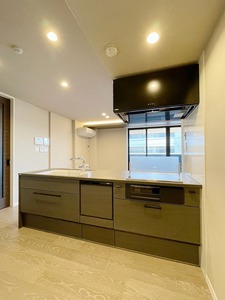 シャーメゾン藤雅庭 202号-3