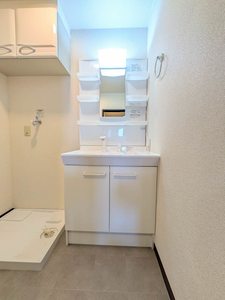 フラワーマンション 302号-3