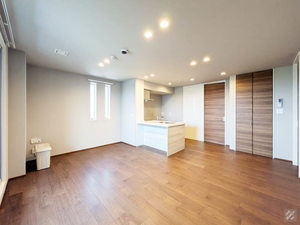 プルミエ グロリエ 303号-2