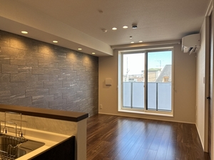 シャーメゾンステージ市野倉 302号-2