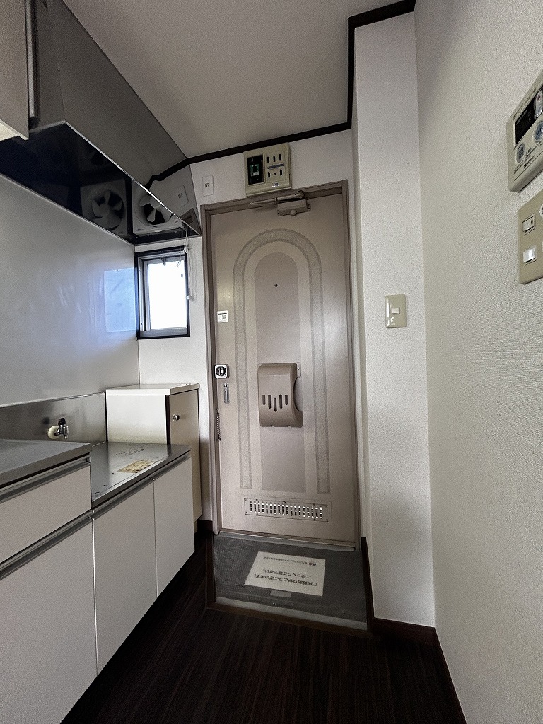 第一カ－サ尾崎 203号-8