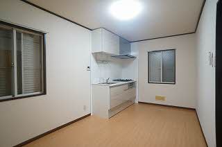 ファミ－ル小柳 102号-2