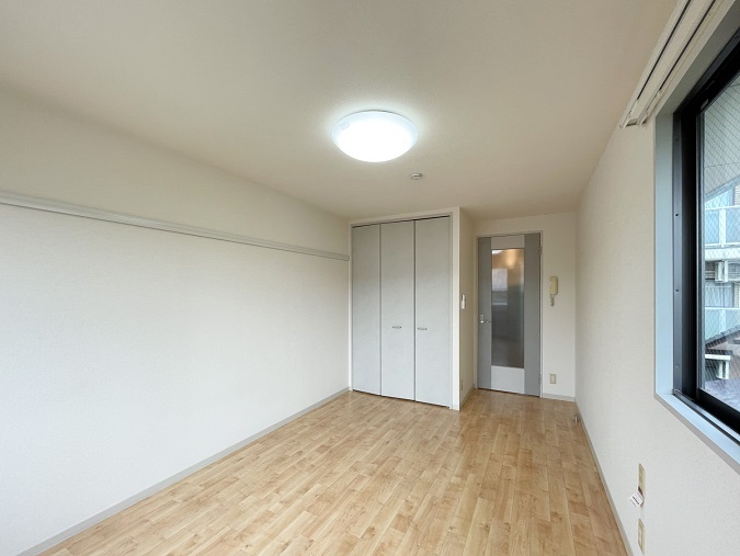 ヴァンティアン市川 201号-2