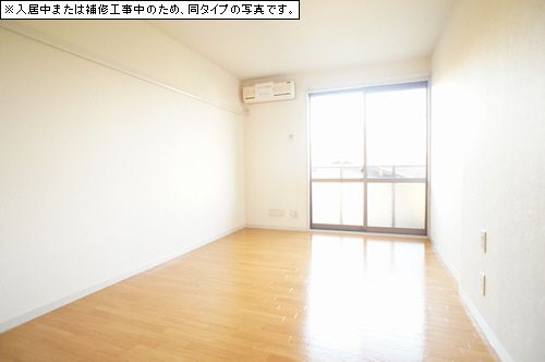 ヴァンティアン市川 207号-2