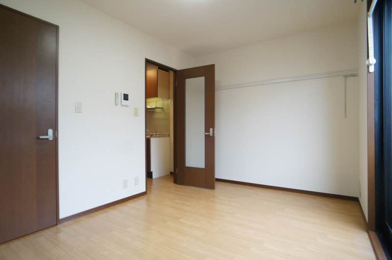 グリューナーラウム 202号-4