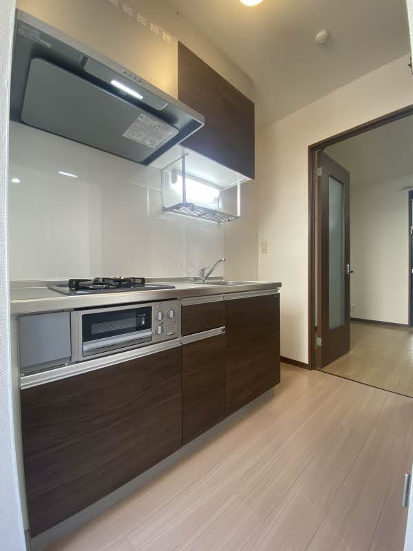 グリューナーラウム 202号-6