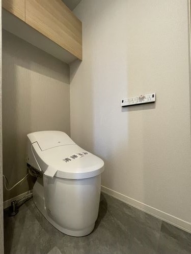 レフィナード 303号-8