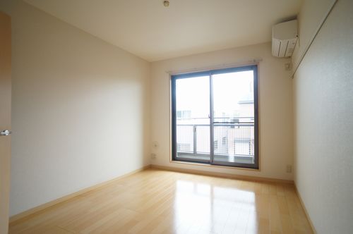 クラウンコート 305号-3