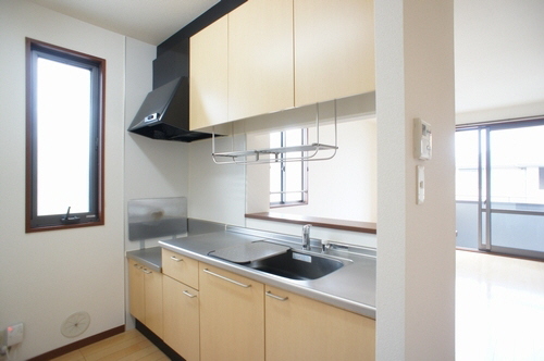 シャーメゾンD・T・M B 202号-3