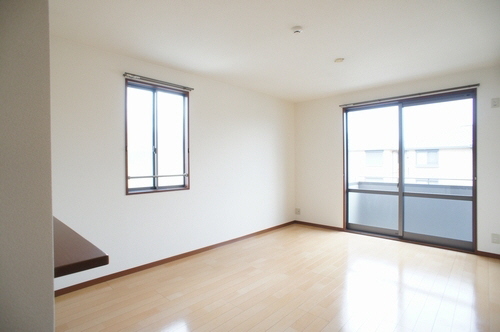 シャーメゾンD・T・M B 202号-4