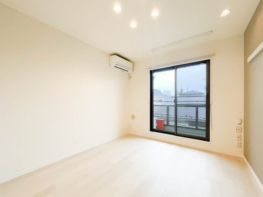 シャーメゾン・ブライト 302号-1