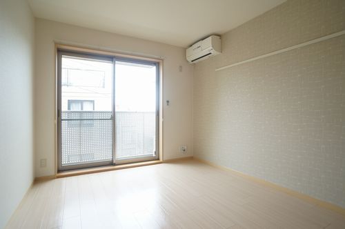 サンライズ・スリー 303号-3