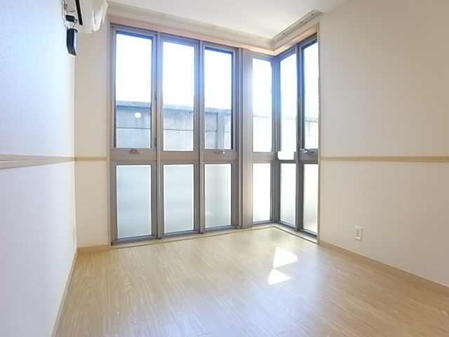 グランドソレイユ下馬 101号-3